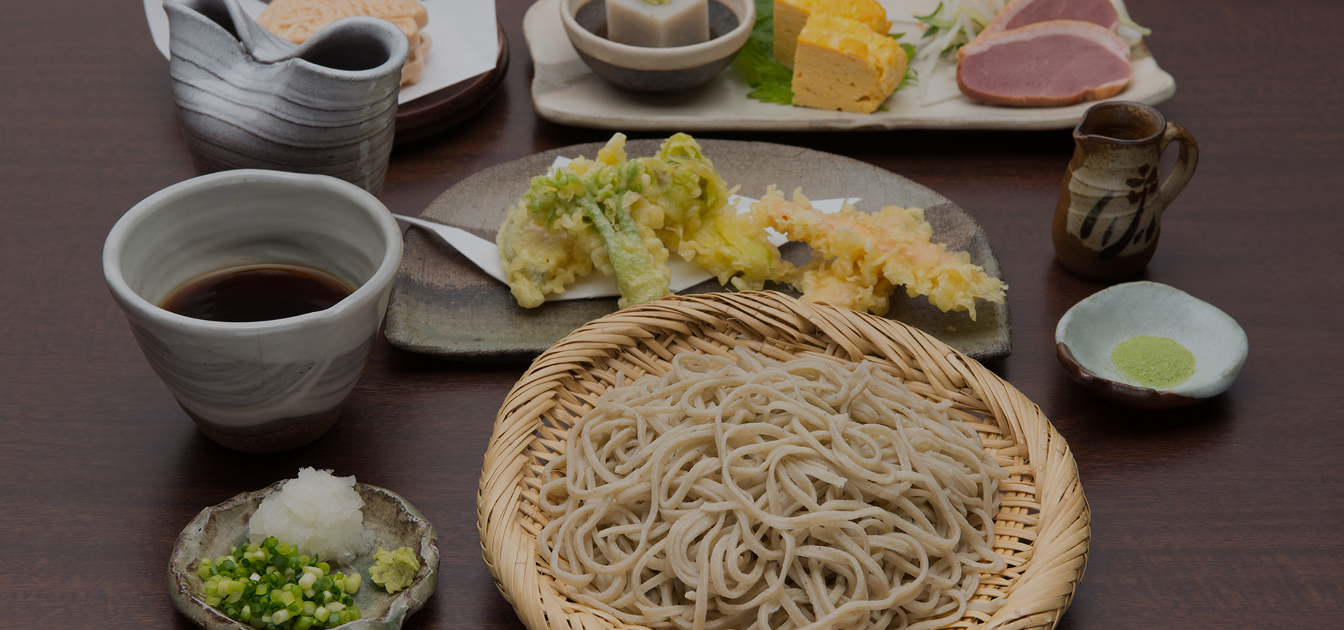 こだわりの手打ち蕎麦と旨い料理、肴とお酒でゆるりとしたひとときを。